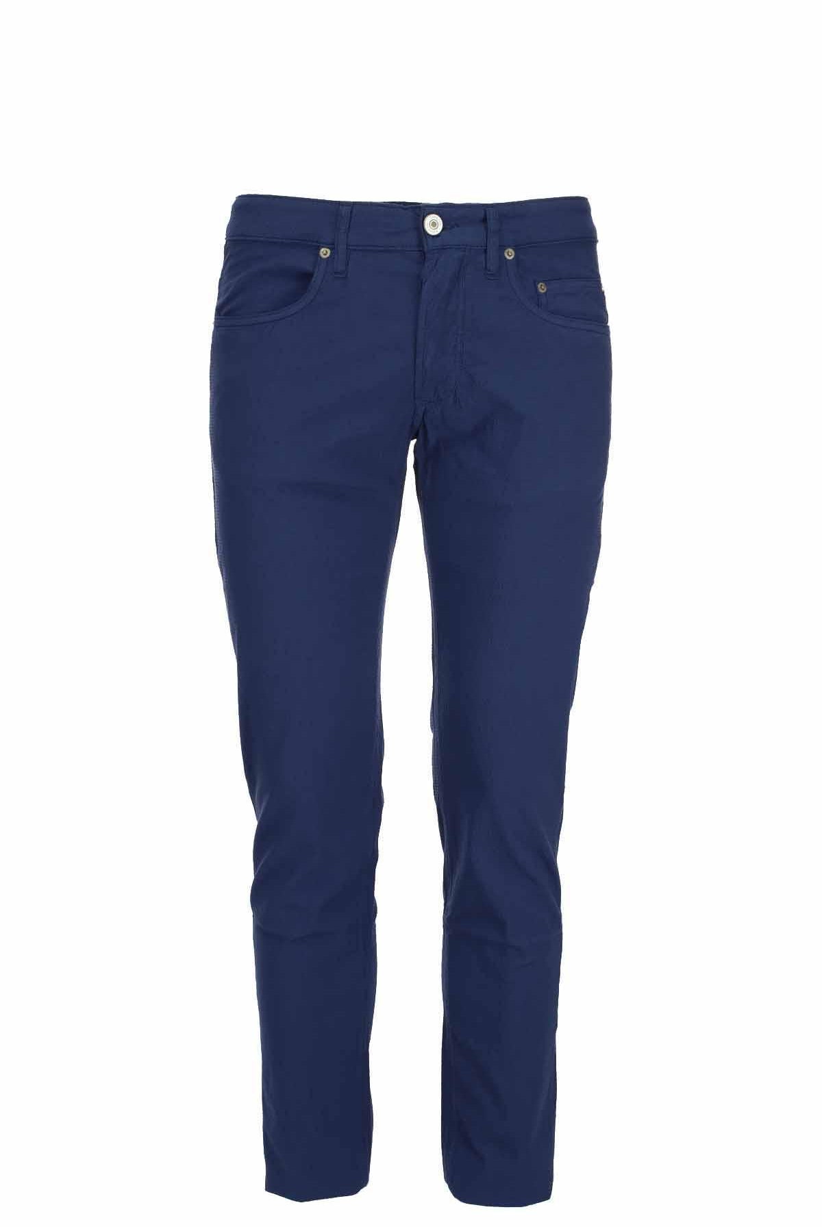 Pantalone 5 tasche in cotone goffrato.