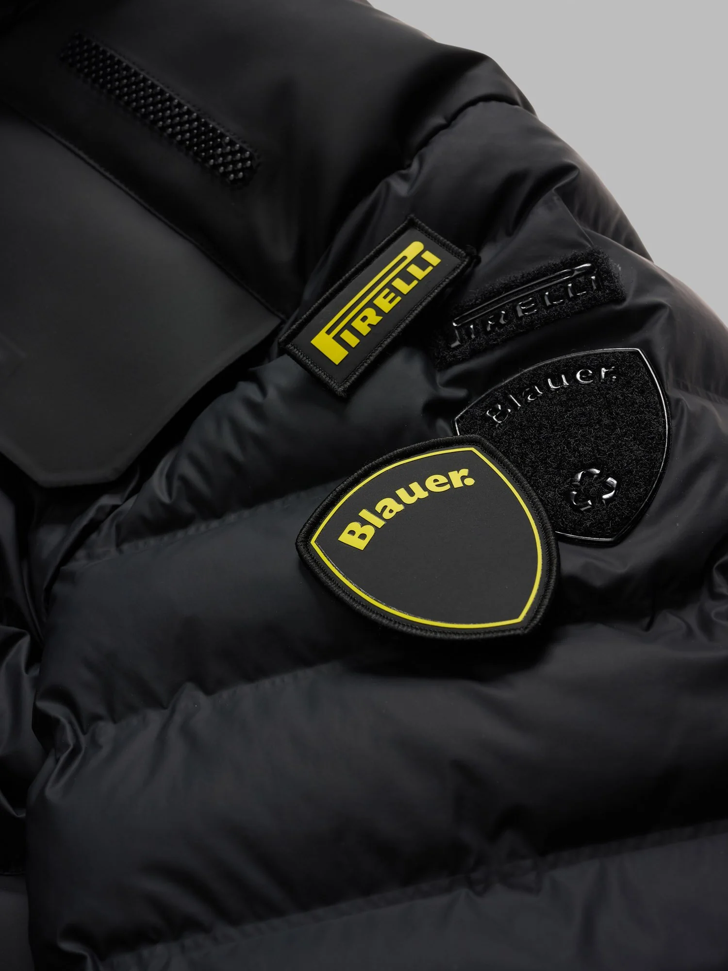 Piumino con cappuccio BLAUER X PIRELLI