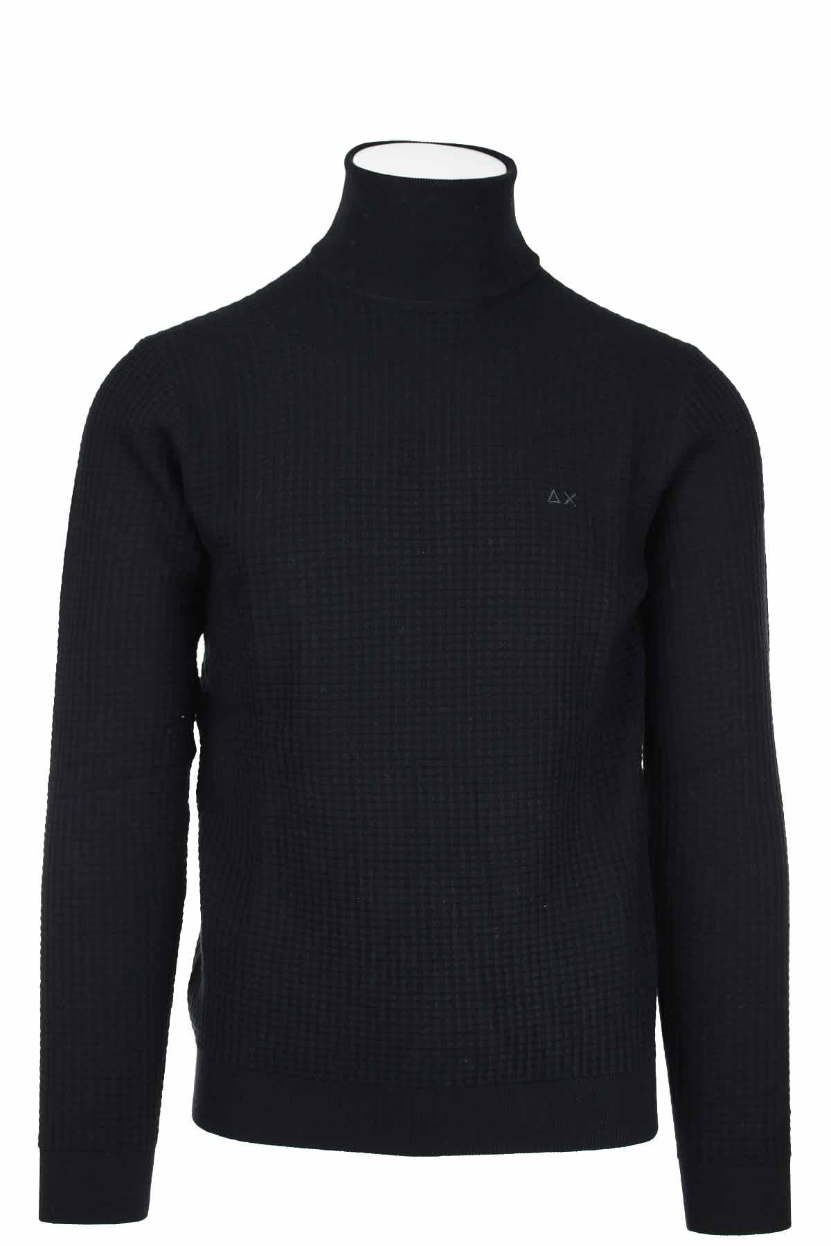 Pullover dolcevita con intarsi