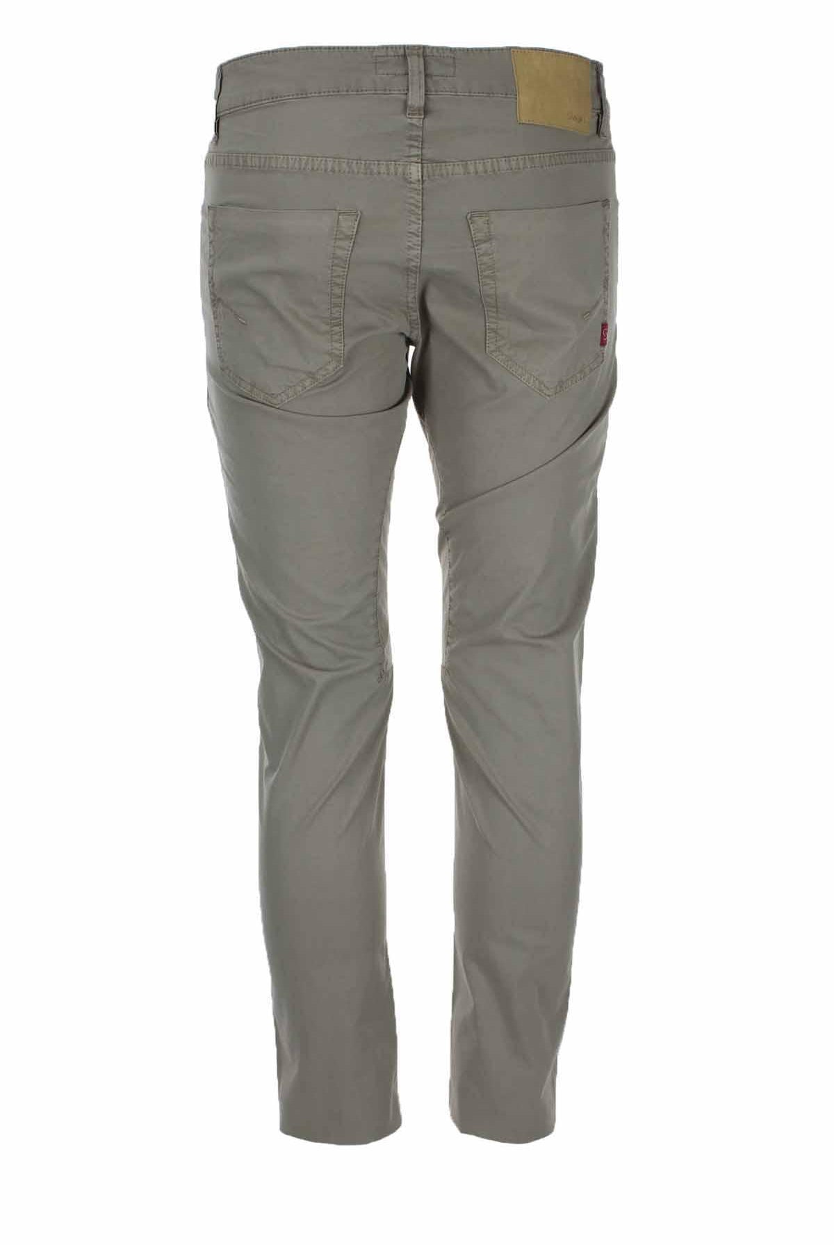 Pantalone in cotone con toppa