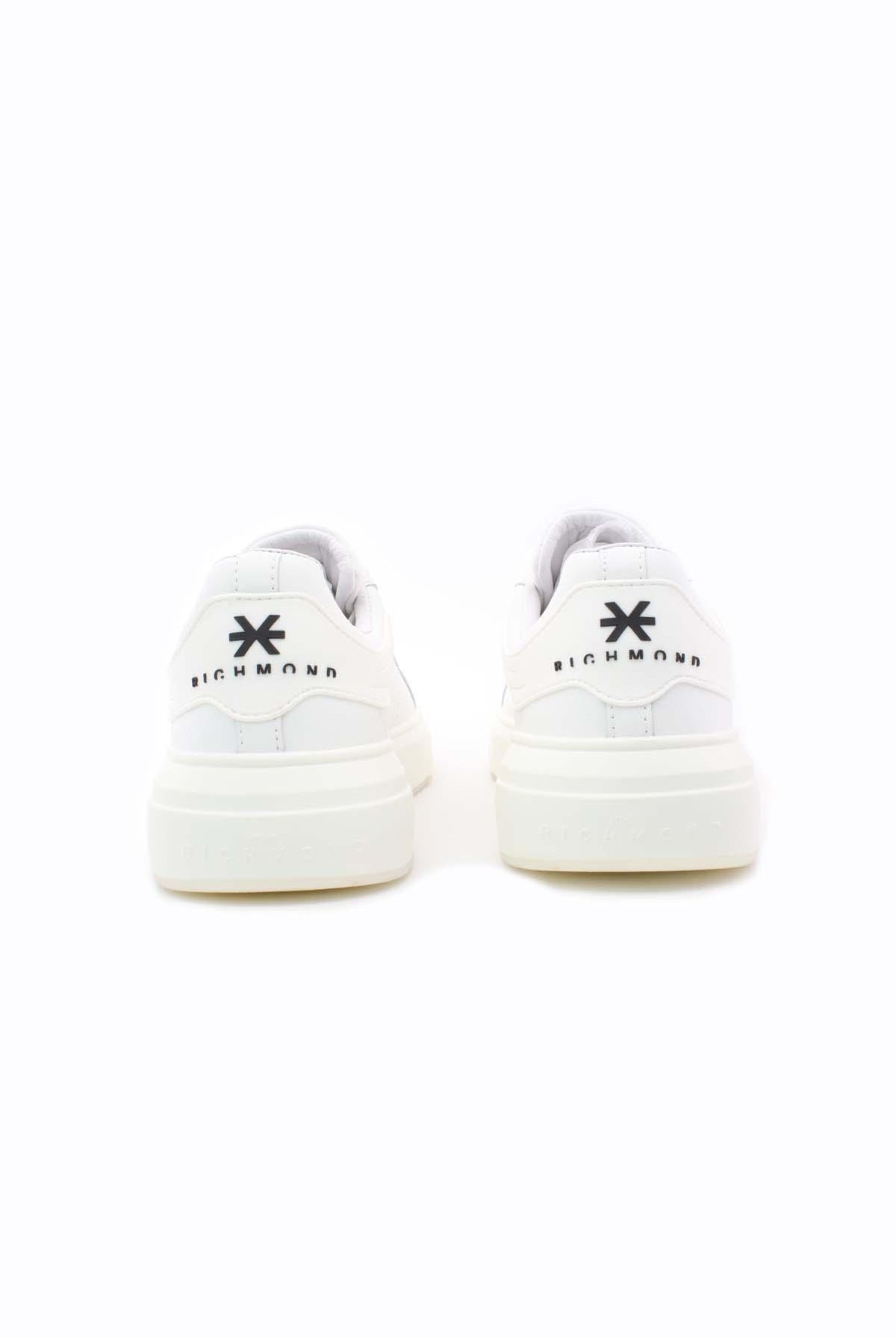 Sneaker in pelle liscia con logo in contrasto Richmond