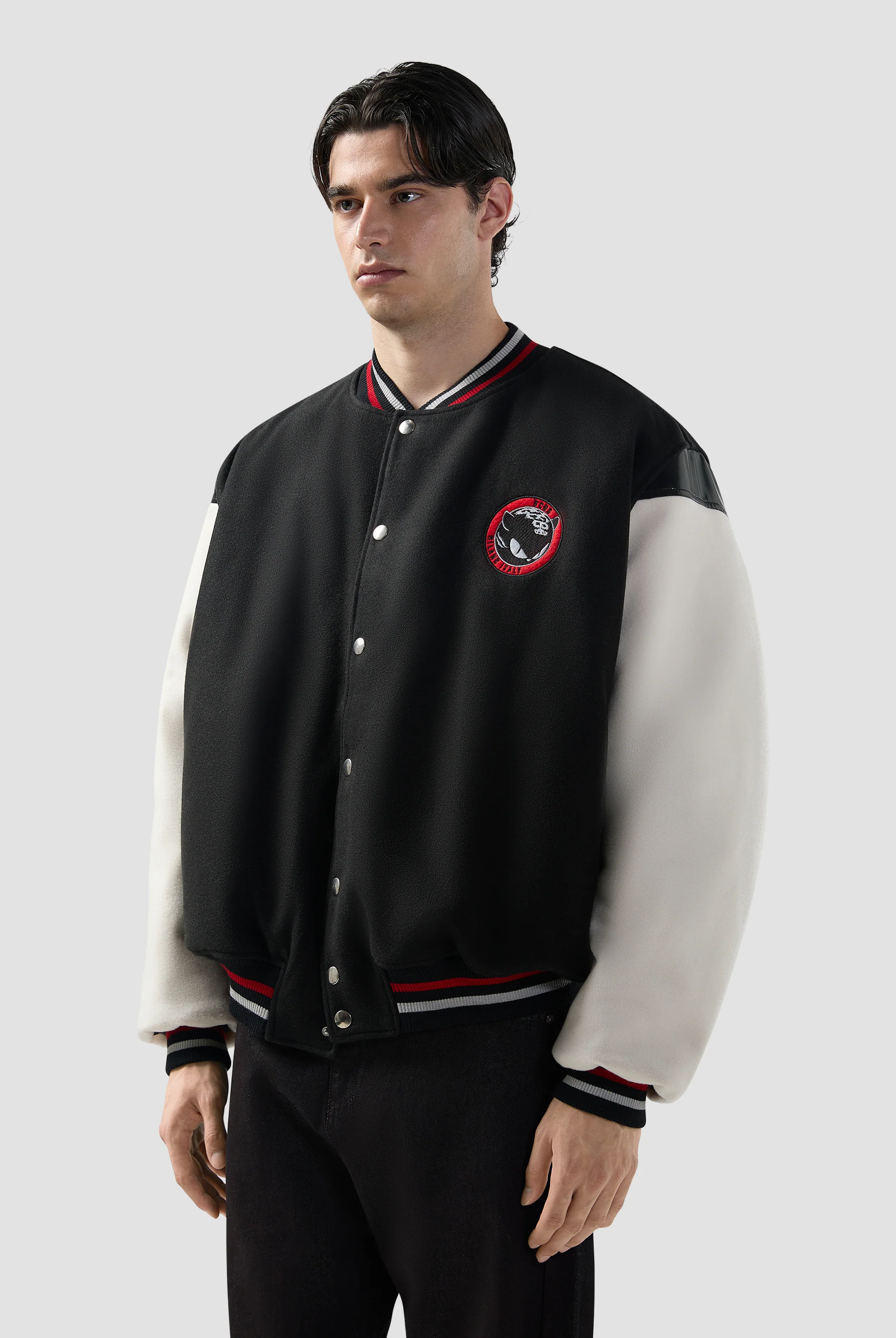 Bomber con patch Kittho