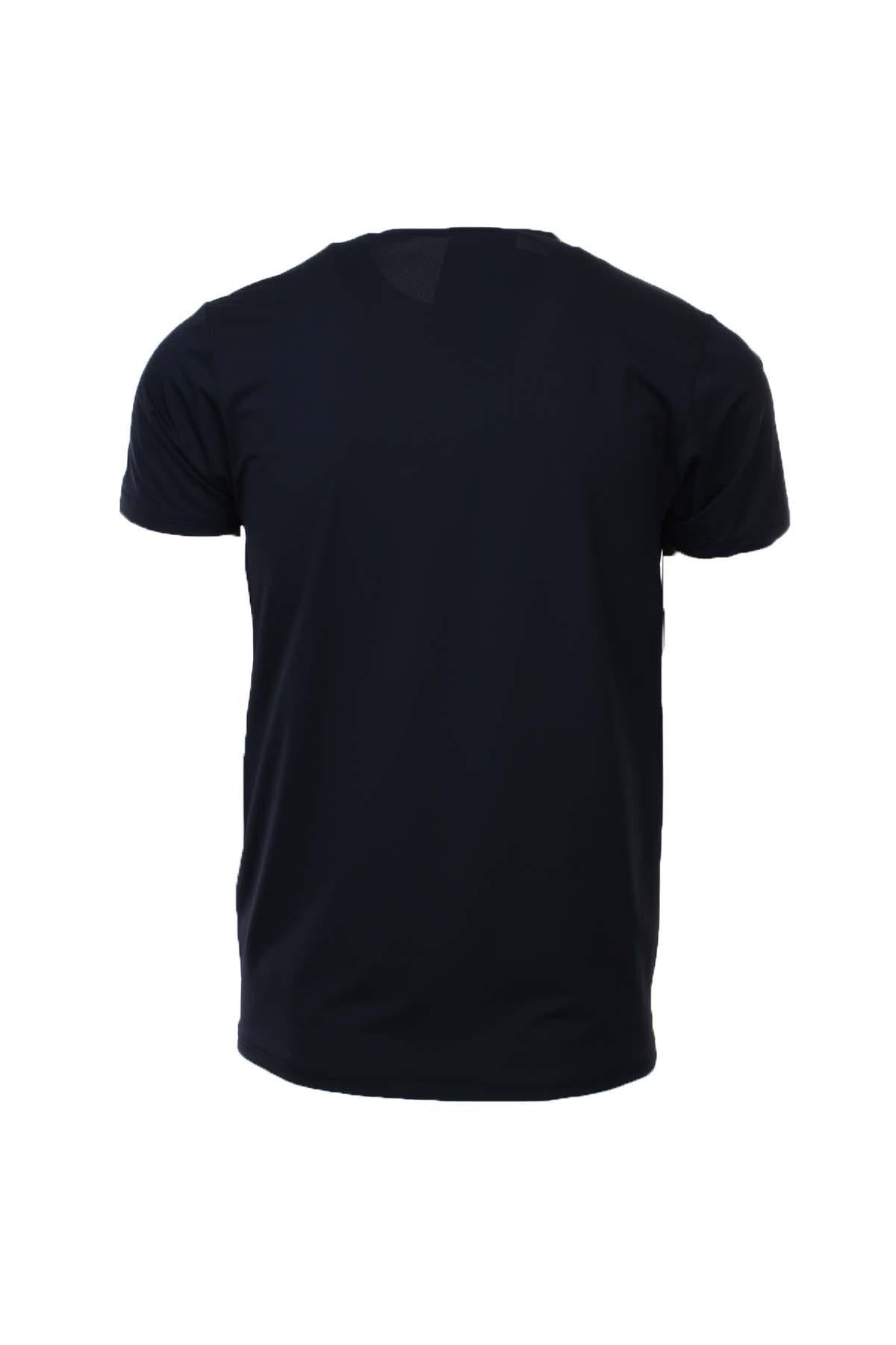T-shirt in tessuto tecnico con taschino.