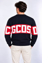 Maglia girocollo in lana con banda logata 