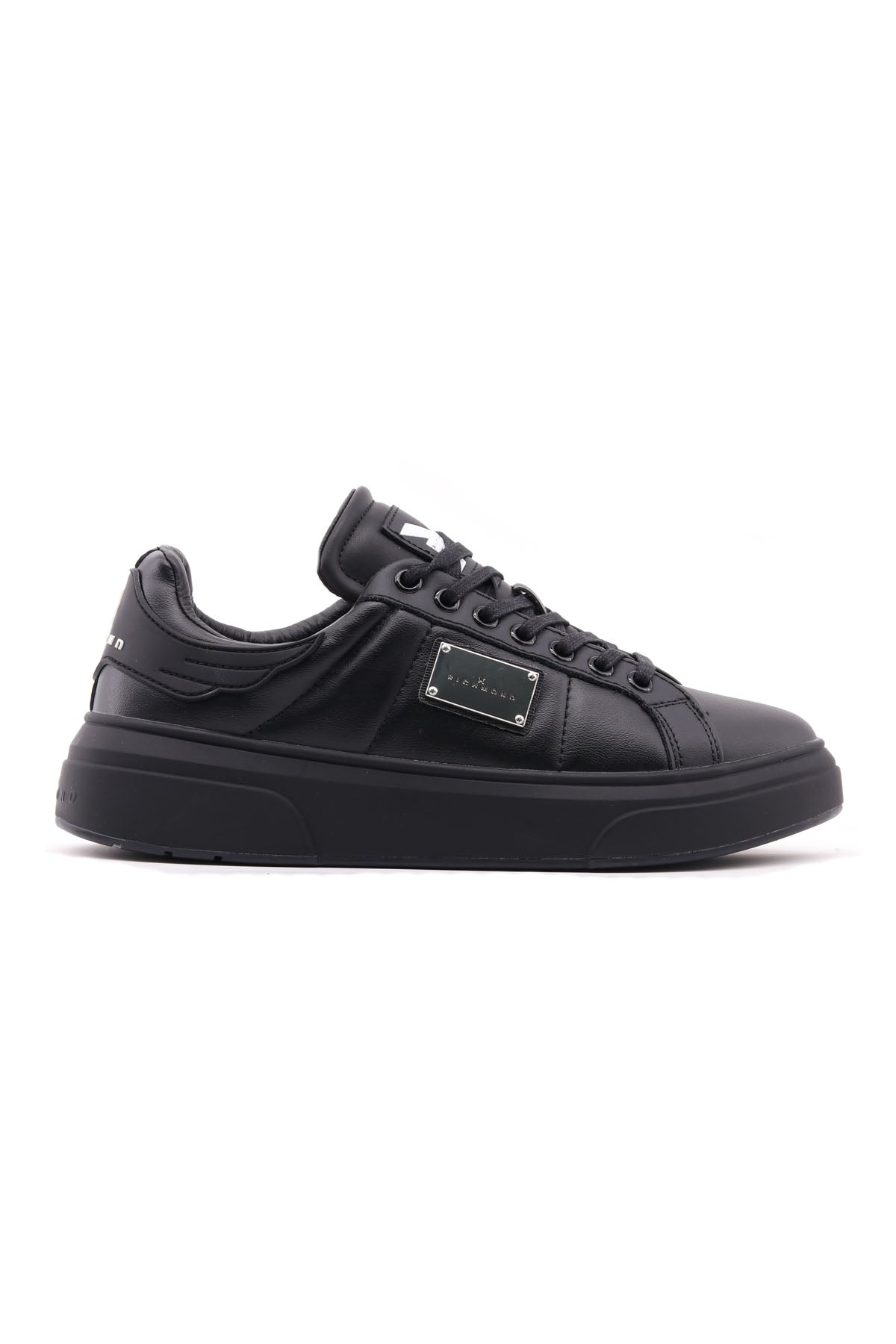 Sneakers Uomo in Pelle con Placchetta Metallica Logata 