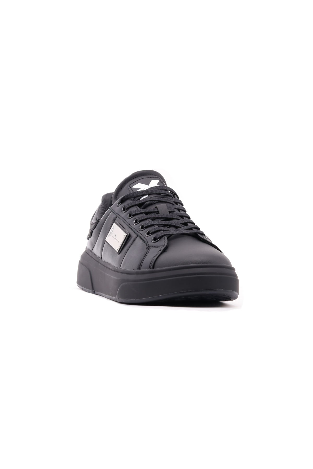 Sneakers Uomo in Pelle con Placchetta Metallica Logata 