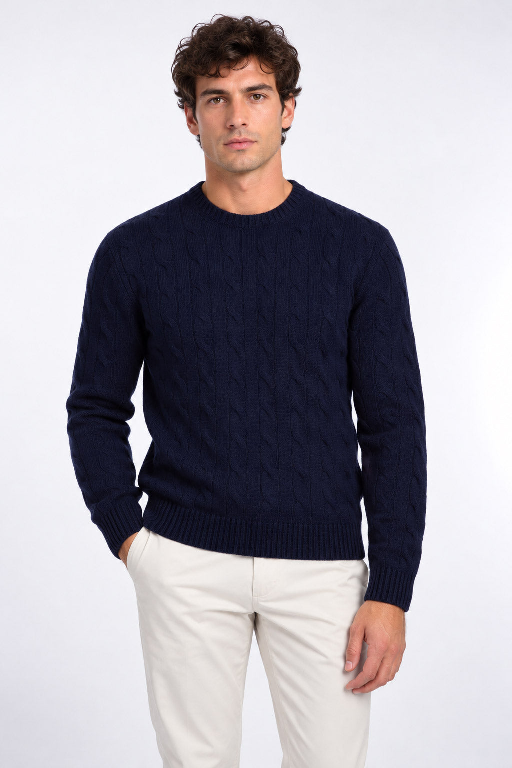 Maglia in lana lavorazione a trecce 