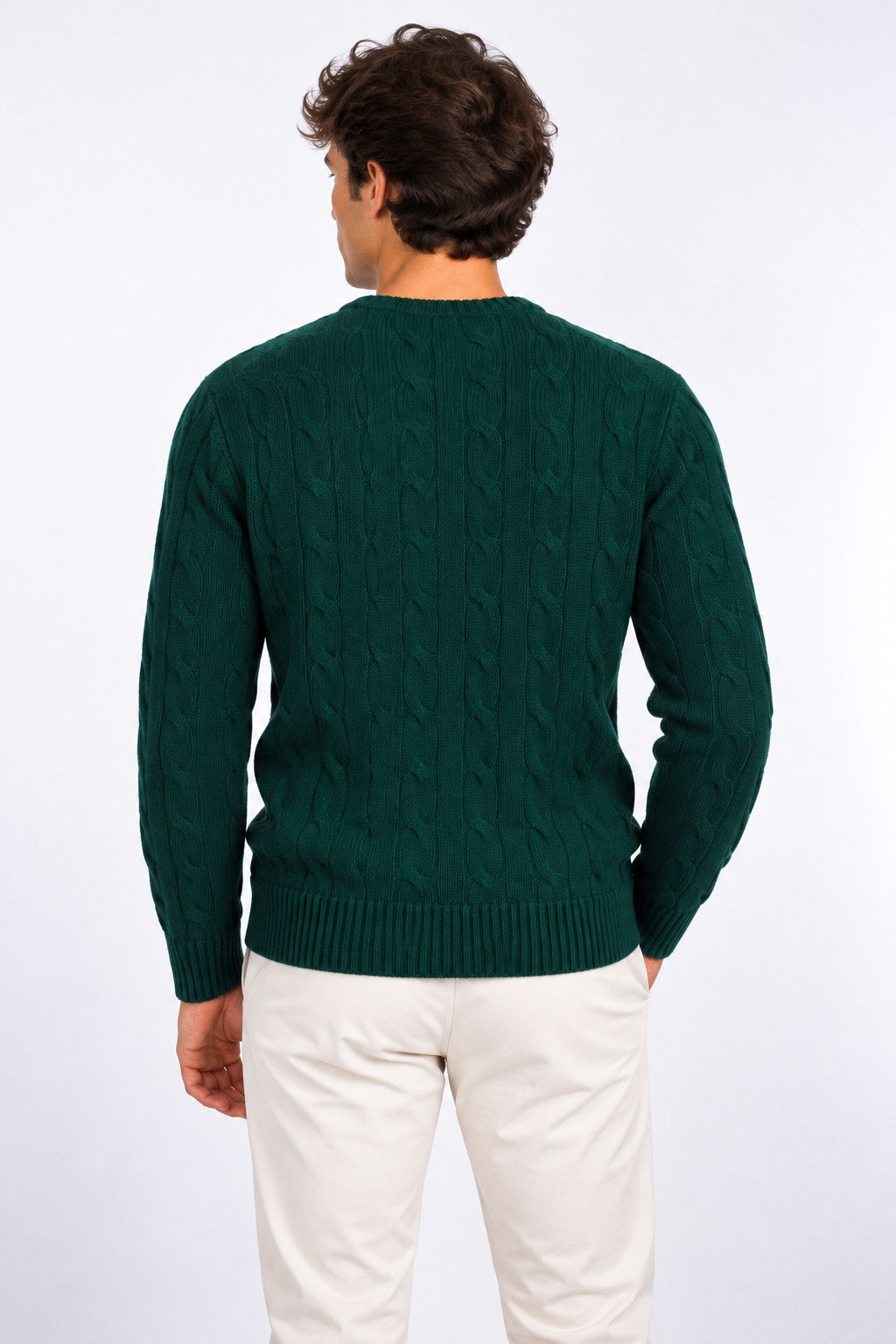 Maglia in lana lavorazione a trecce 