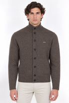 Cardigan con bottoni collo alto in lana 