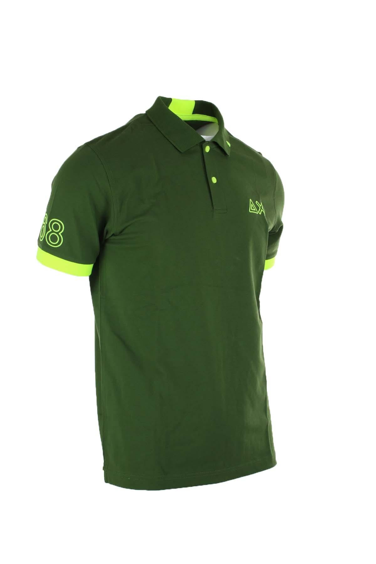 Polo mezza manica con dettagli e logo fluo 