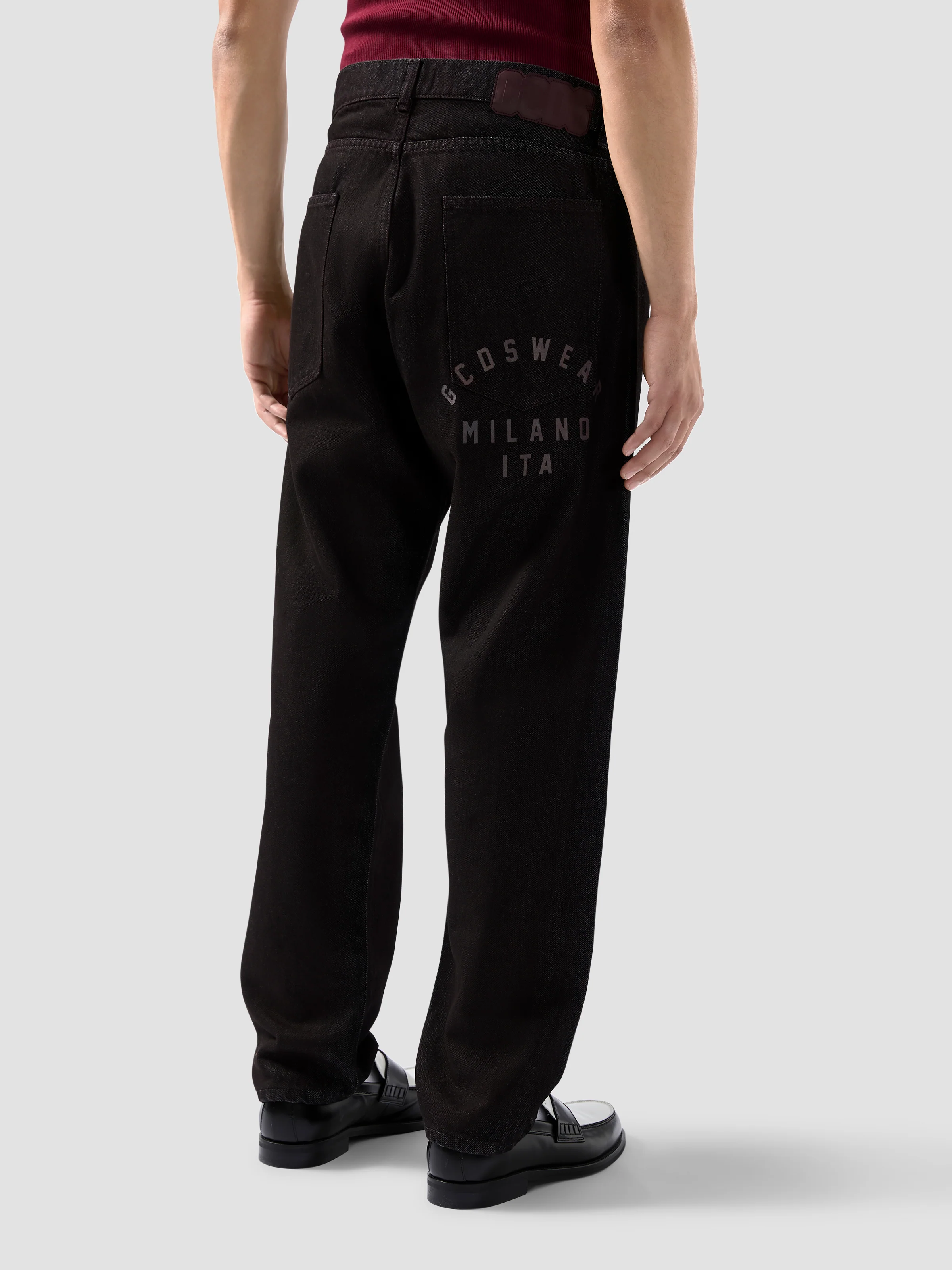 Pantalone jeans 5 tasche in denim trattato 