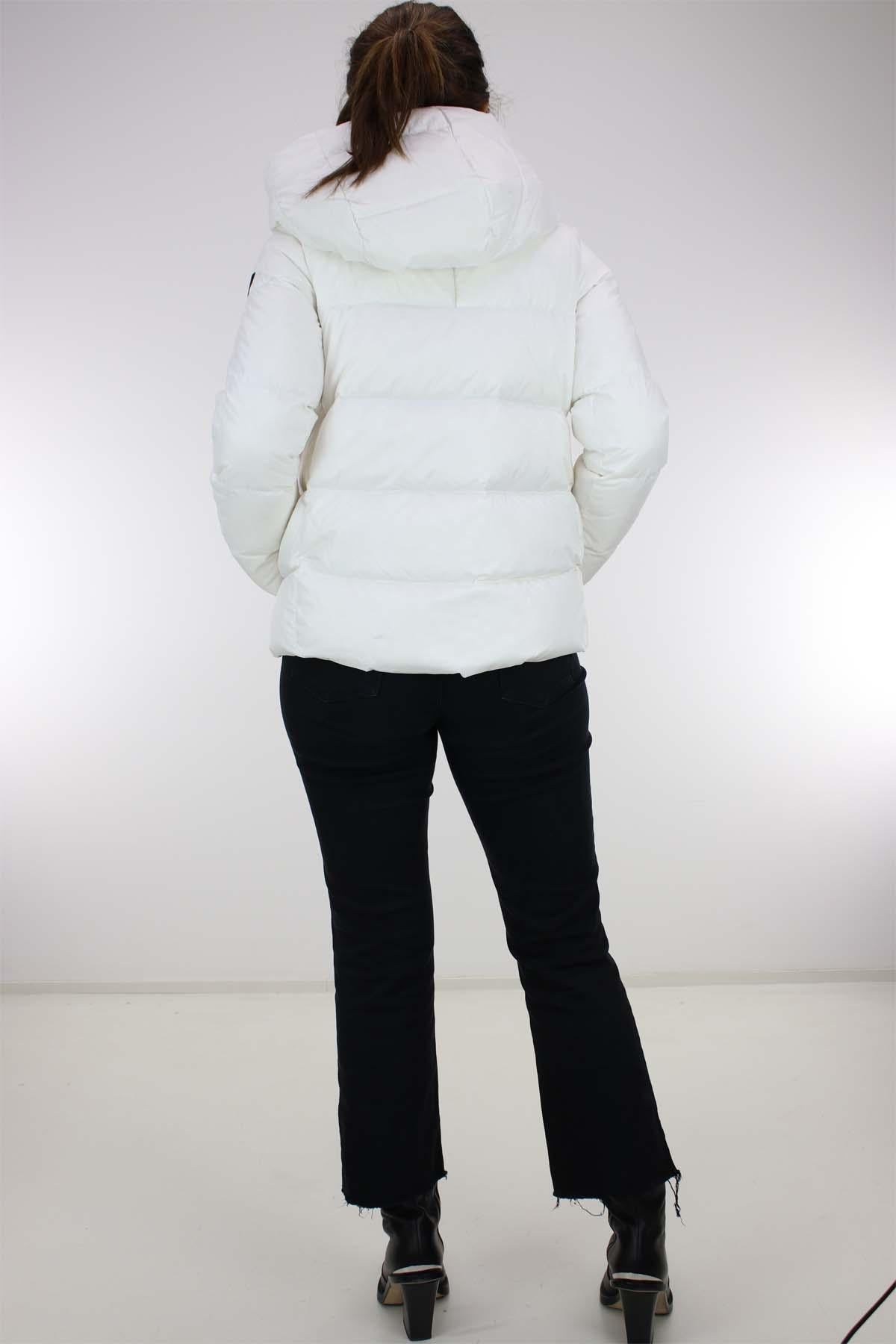 Piumino corto in tessuto ecologico superleggeroTucano 