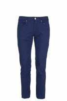 Pantalone 5 tasche in cotone goffrato. 