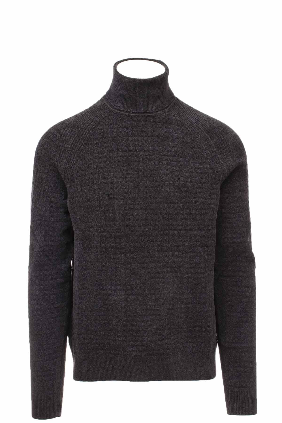velvet square turtleneck 