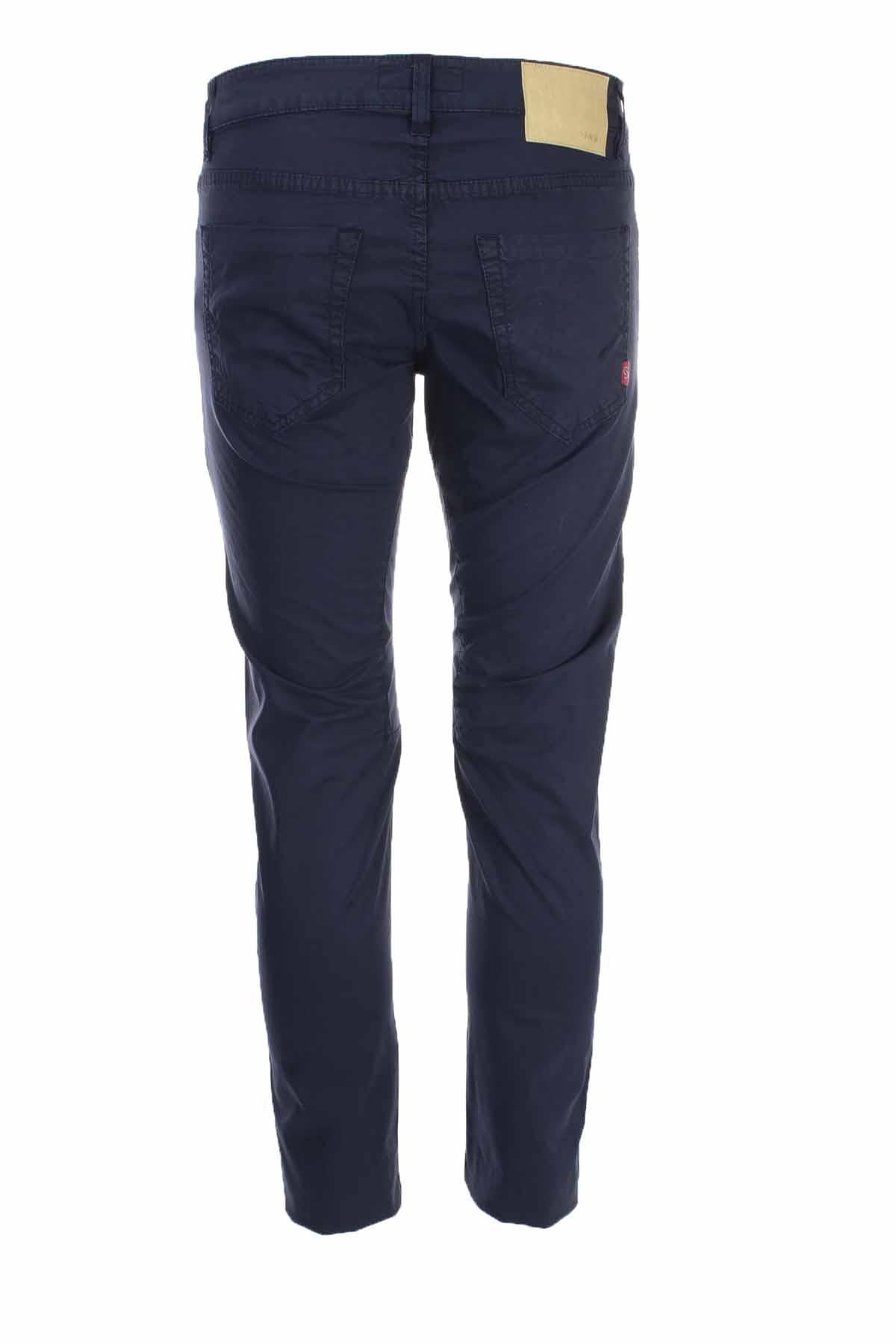 Pantalone in cotone con toppa 