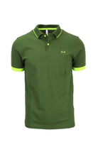 Polo mezza manica con profili fluo 