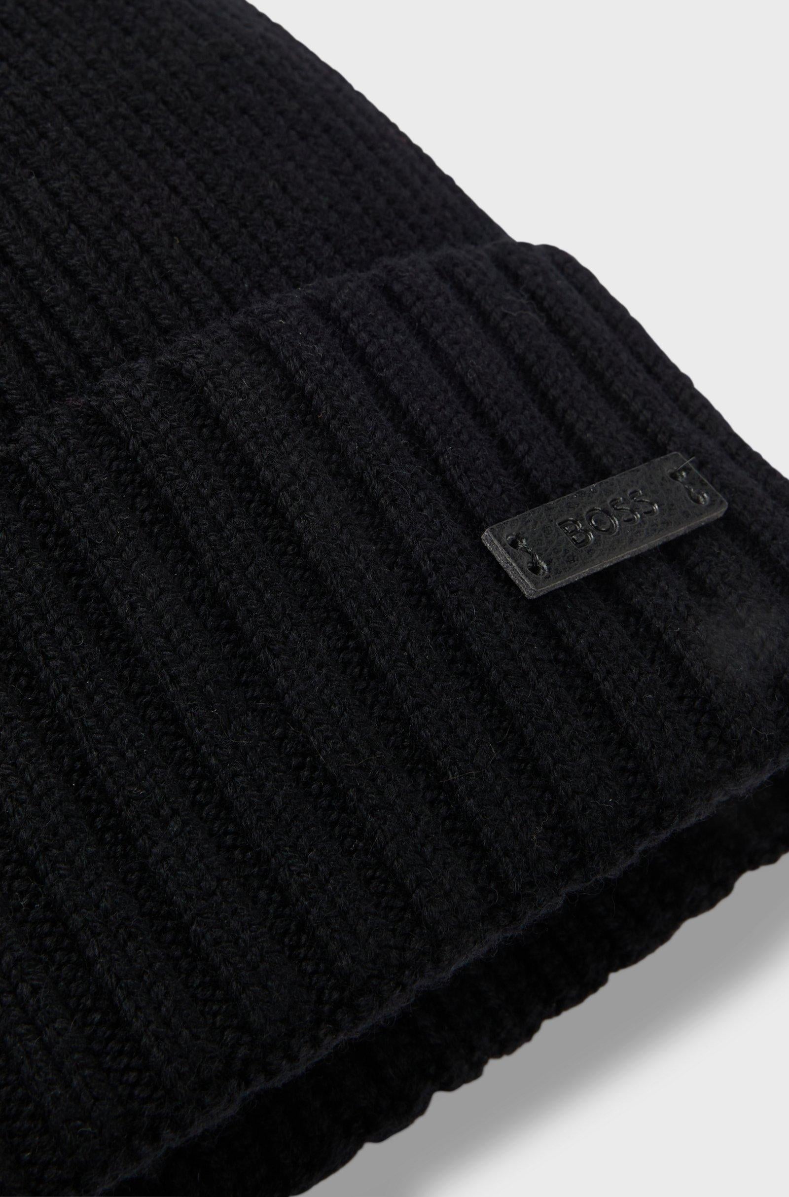 Cappellino in lana con risvolto e logo boss 