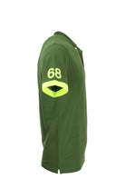 Polo mezza manica con dettagli e logo fluo 