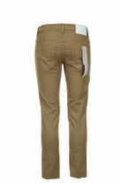 Pantalone 5 tasche in cotone goffrato. 