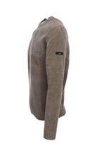 Maglia girocollo in ciniglia. 