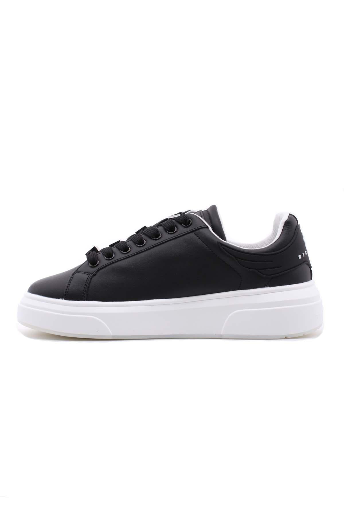 Sneaker Uomo in Pelle con Dettagli in Metallo 