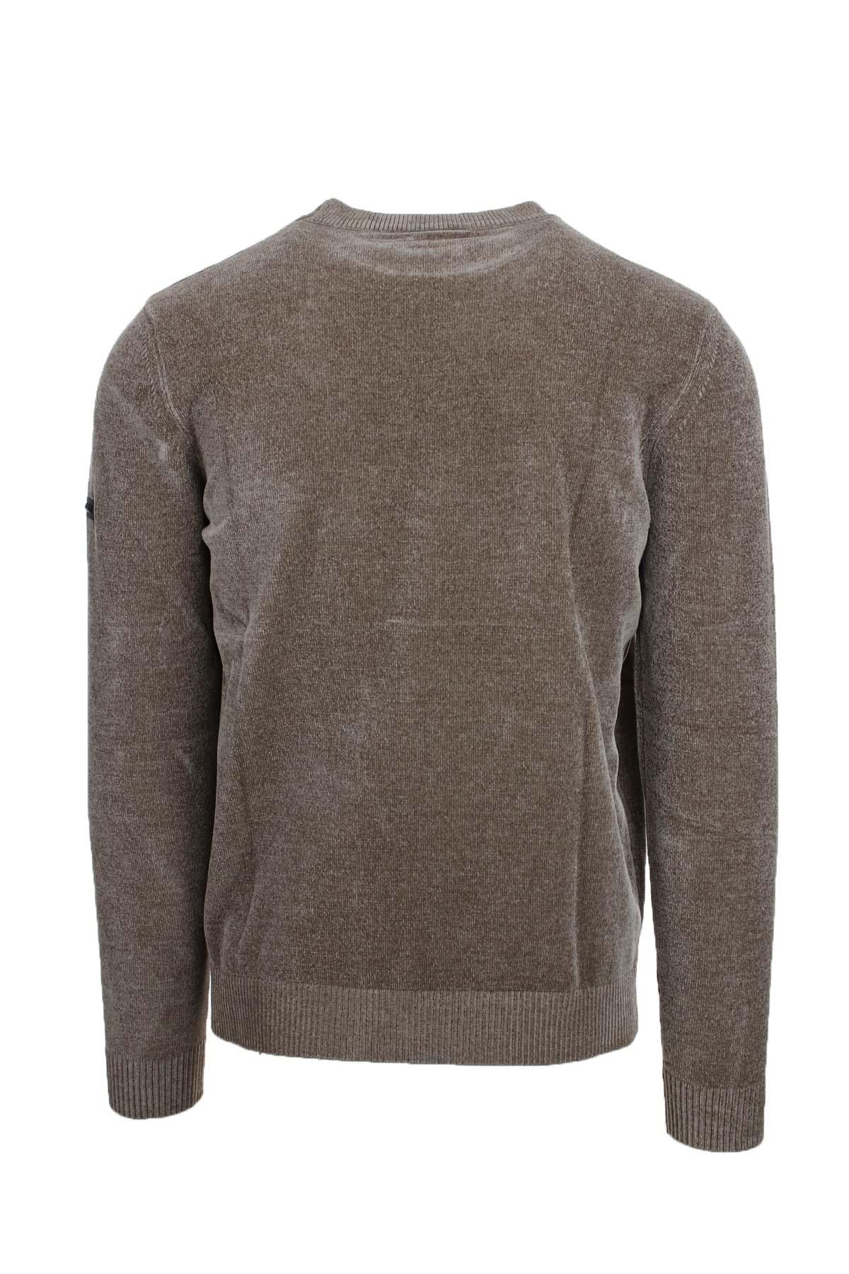 Maglia girocollo in ciniglia. 