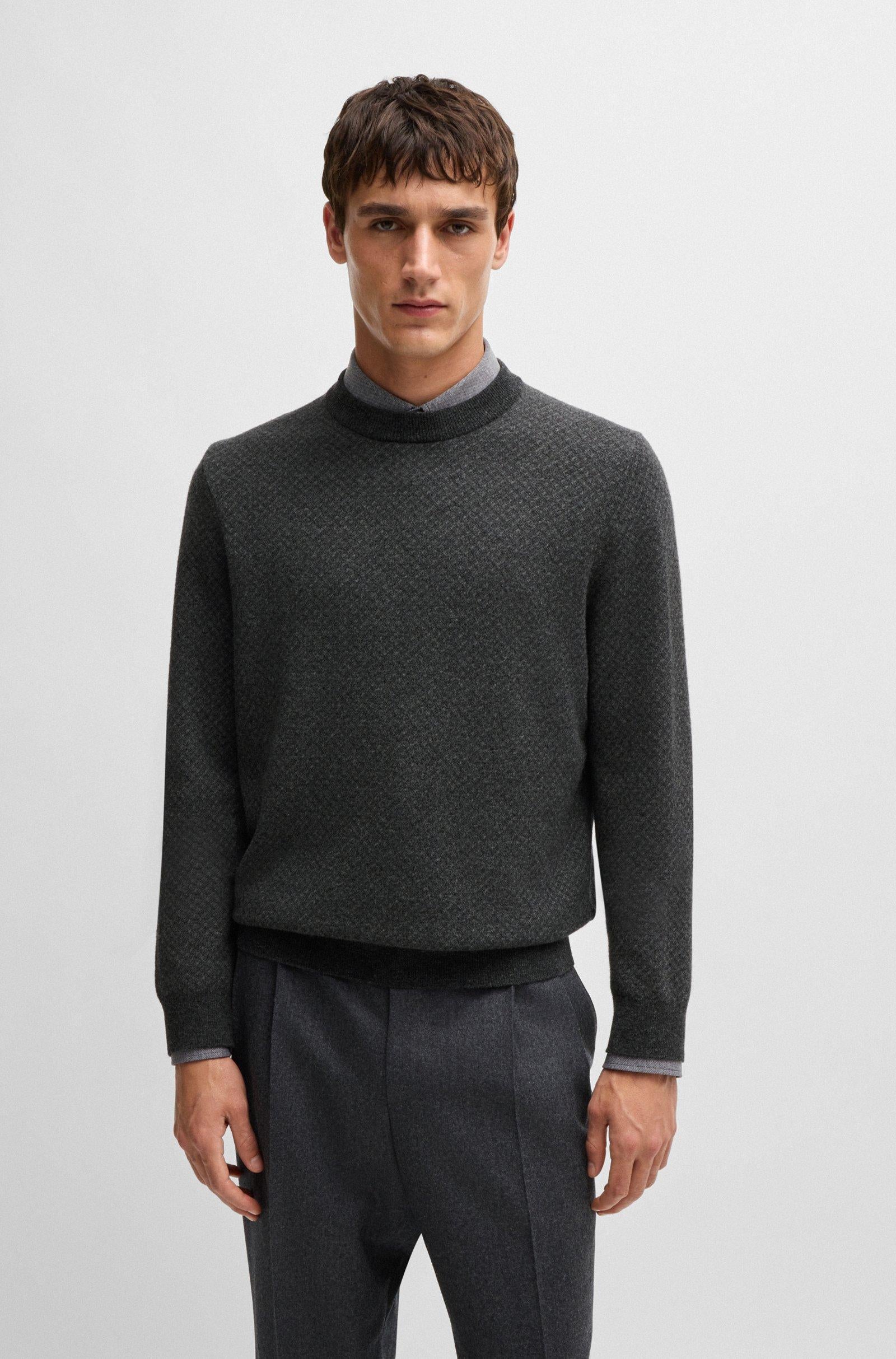 Maglia girocollo in lana e cotone. 