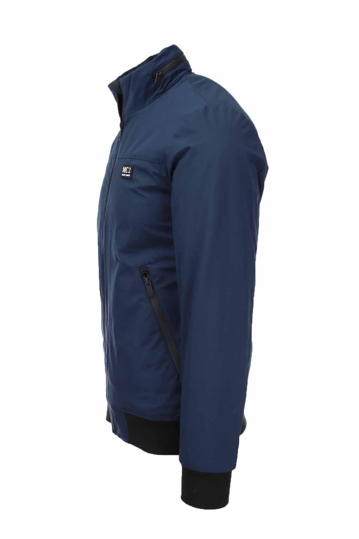 Giubbotto bomber con interno orsetto di lana. 