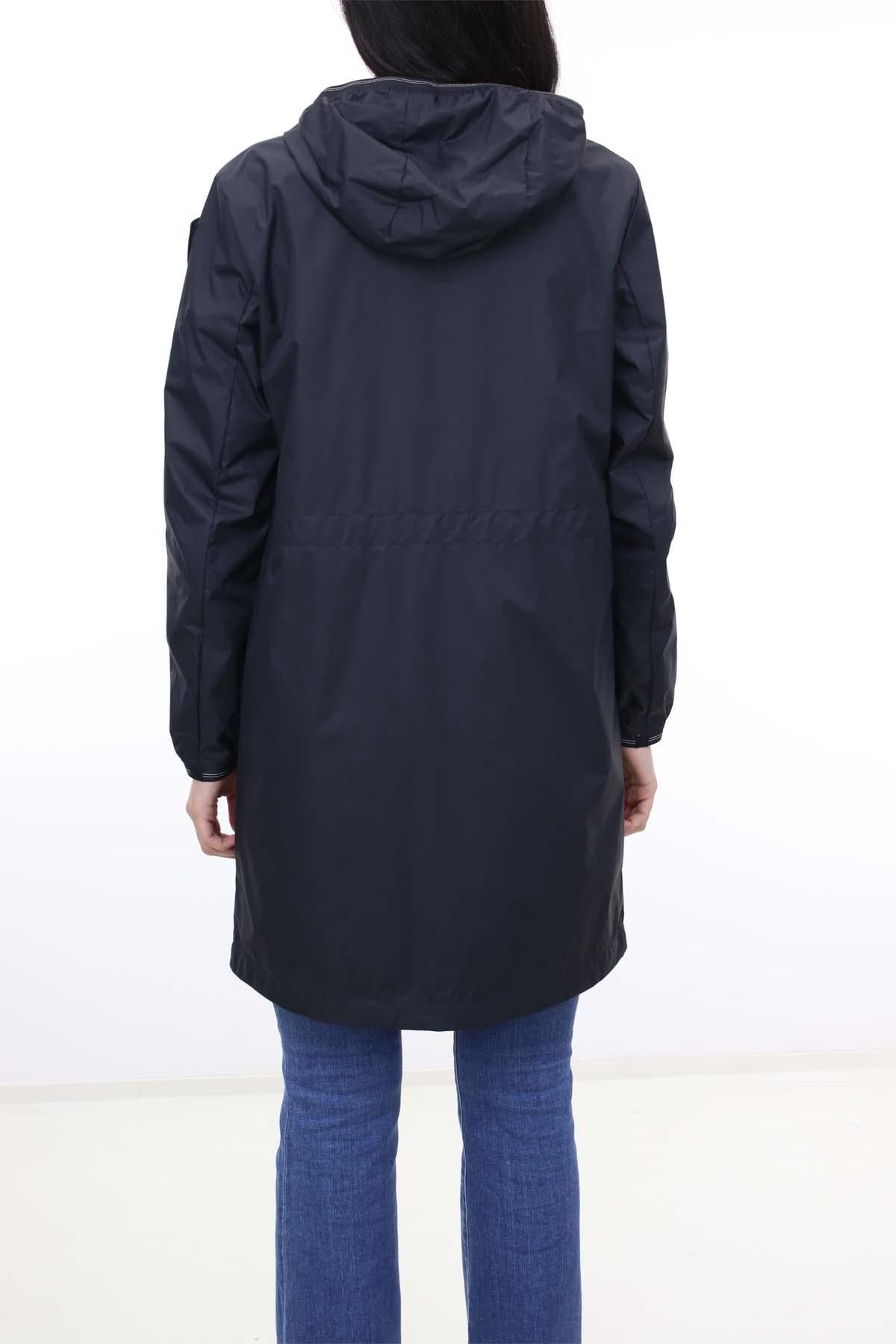 Trench impermeabile con cappuccio 