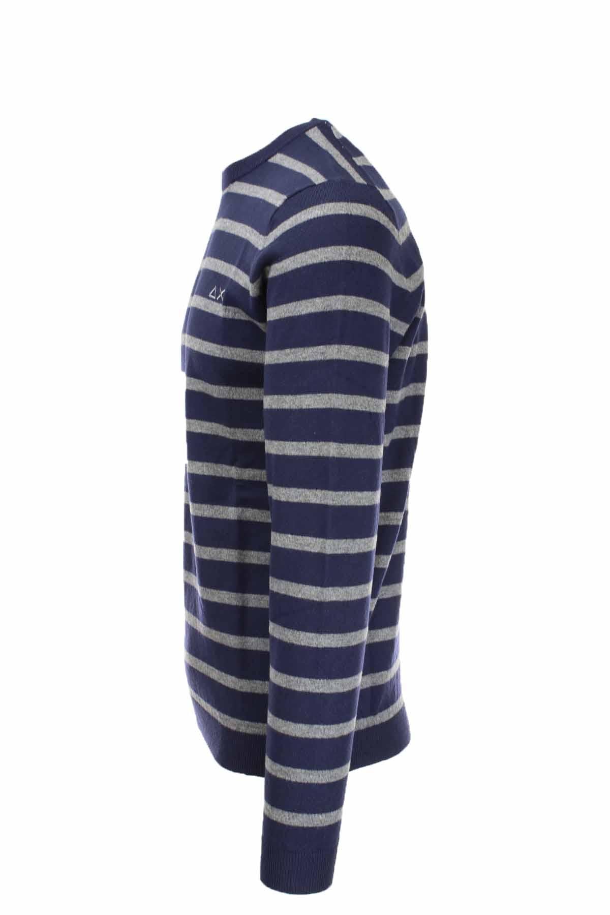 Pullover girocollo a righe 