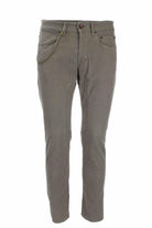 Pantalone 5 tasche in cotone con toppa 