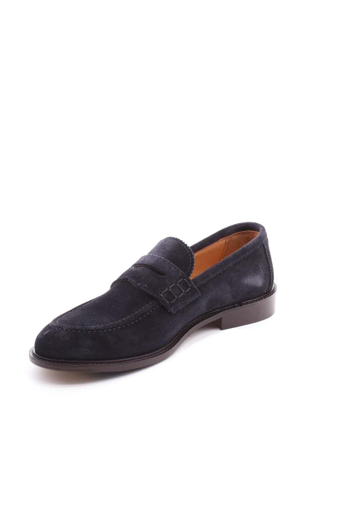 Mocassini in camoscio con fondo cuoio e gomma 