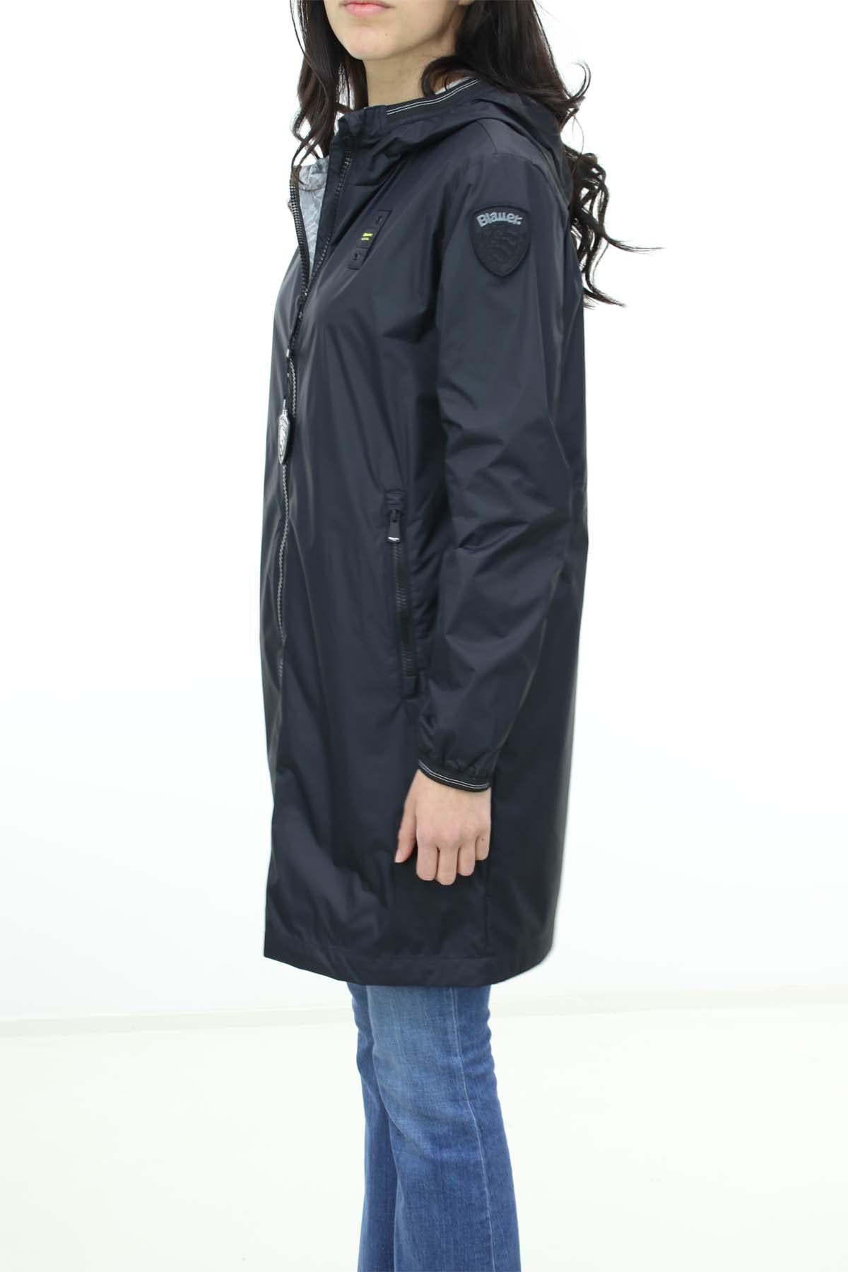 Trench impermeabile con cappuccio 